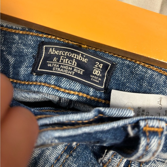 Abercrombie & Fitch Ultra High Rise Denim Shorts - Picture 2 of 3